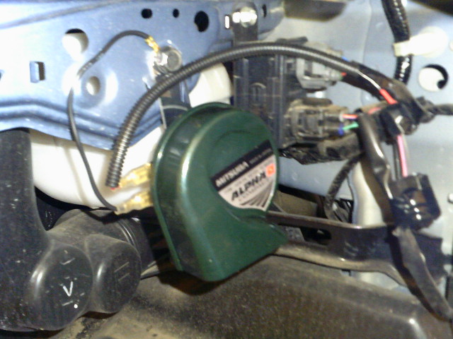 レボーグ　ホーン付け