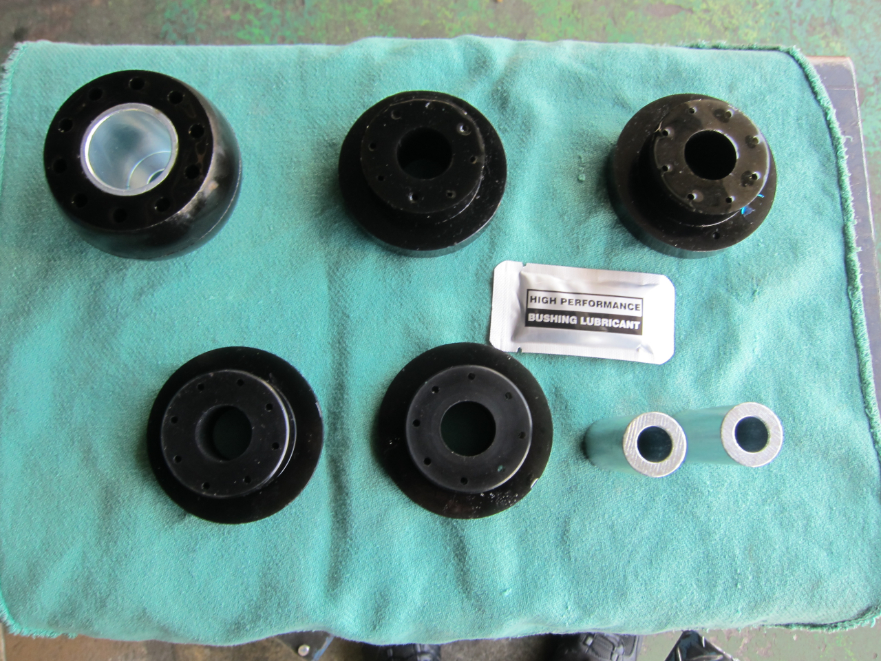 V35スカイライン　デフマウントブッシュ交換