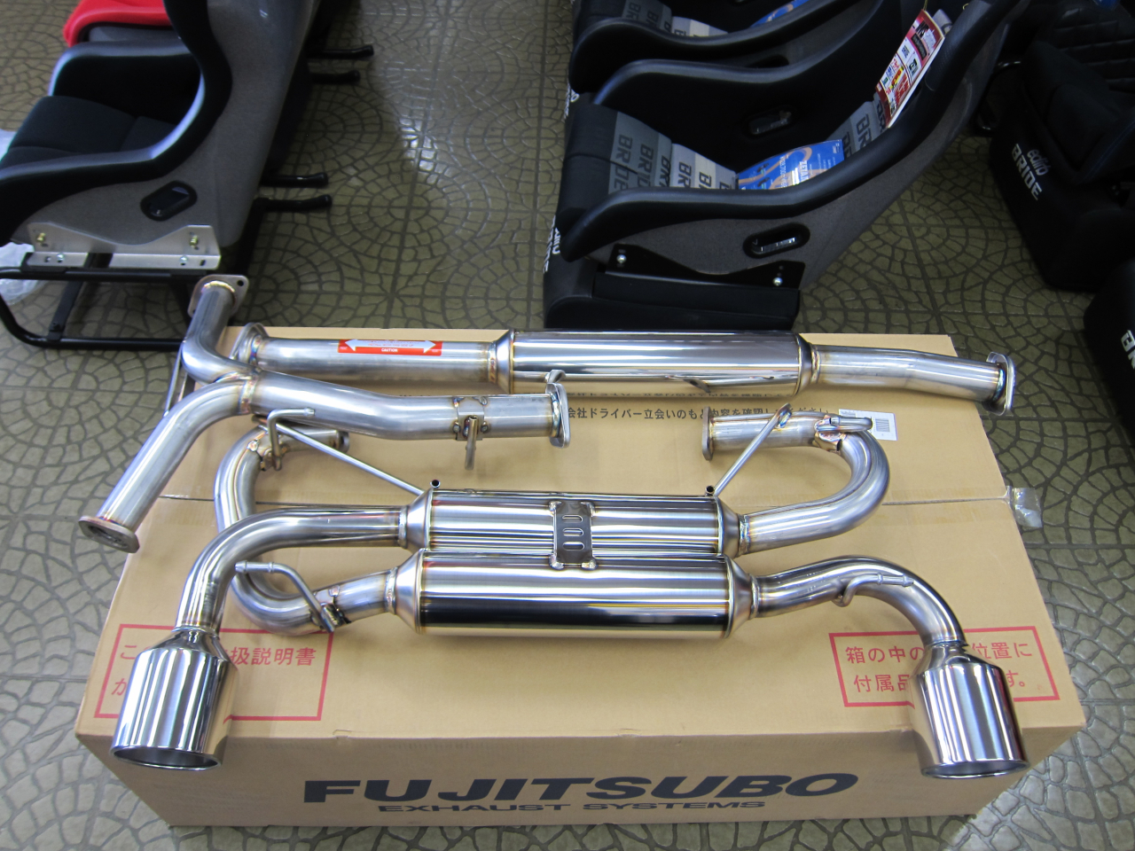 BRZ(ZC6)　マフラー交換！