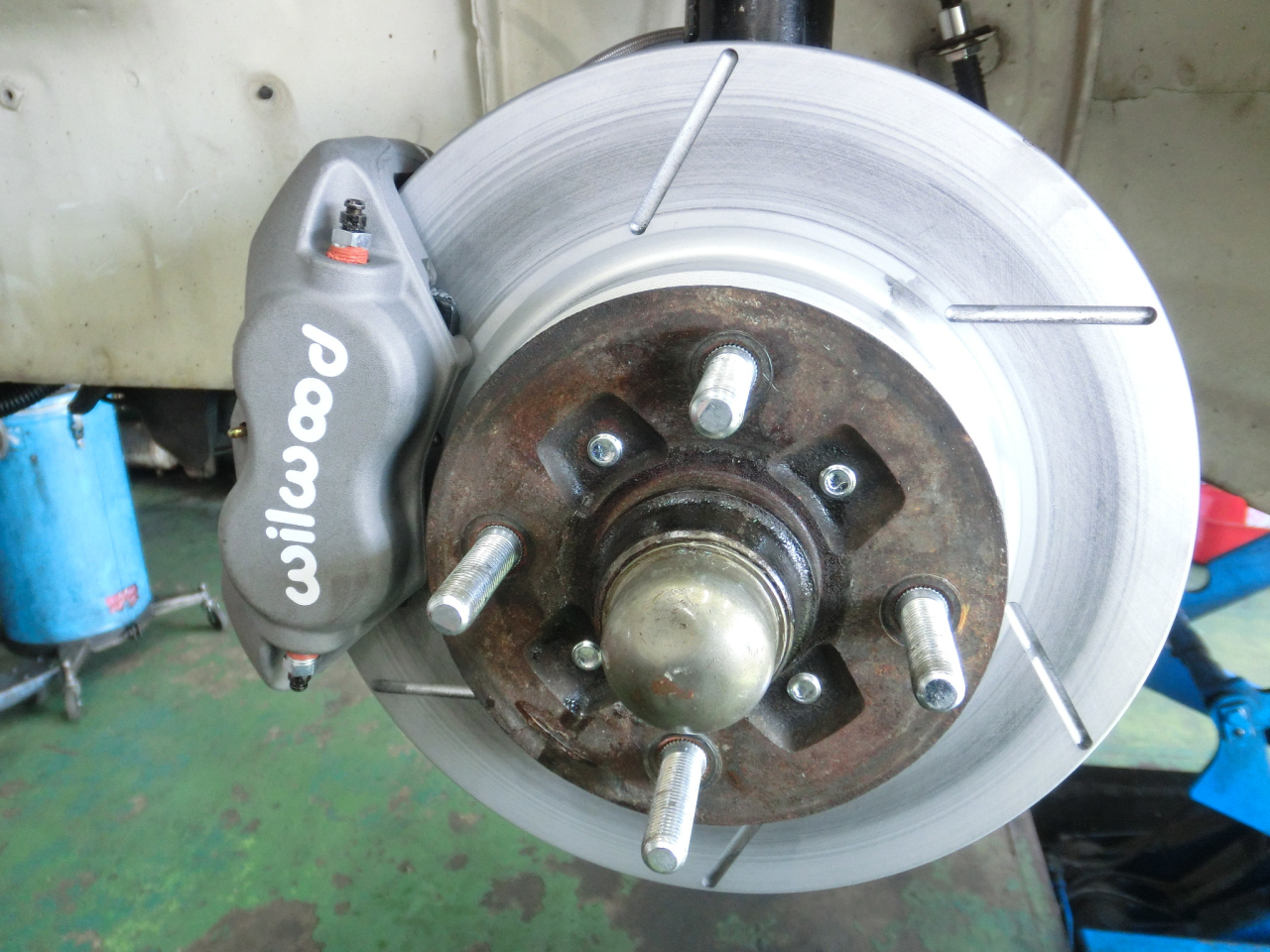 AA63カリーナのブレーキが付いた