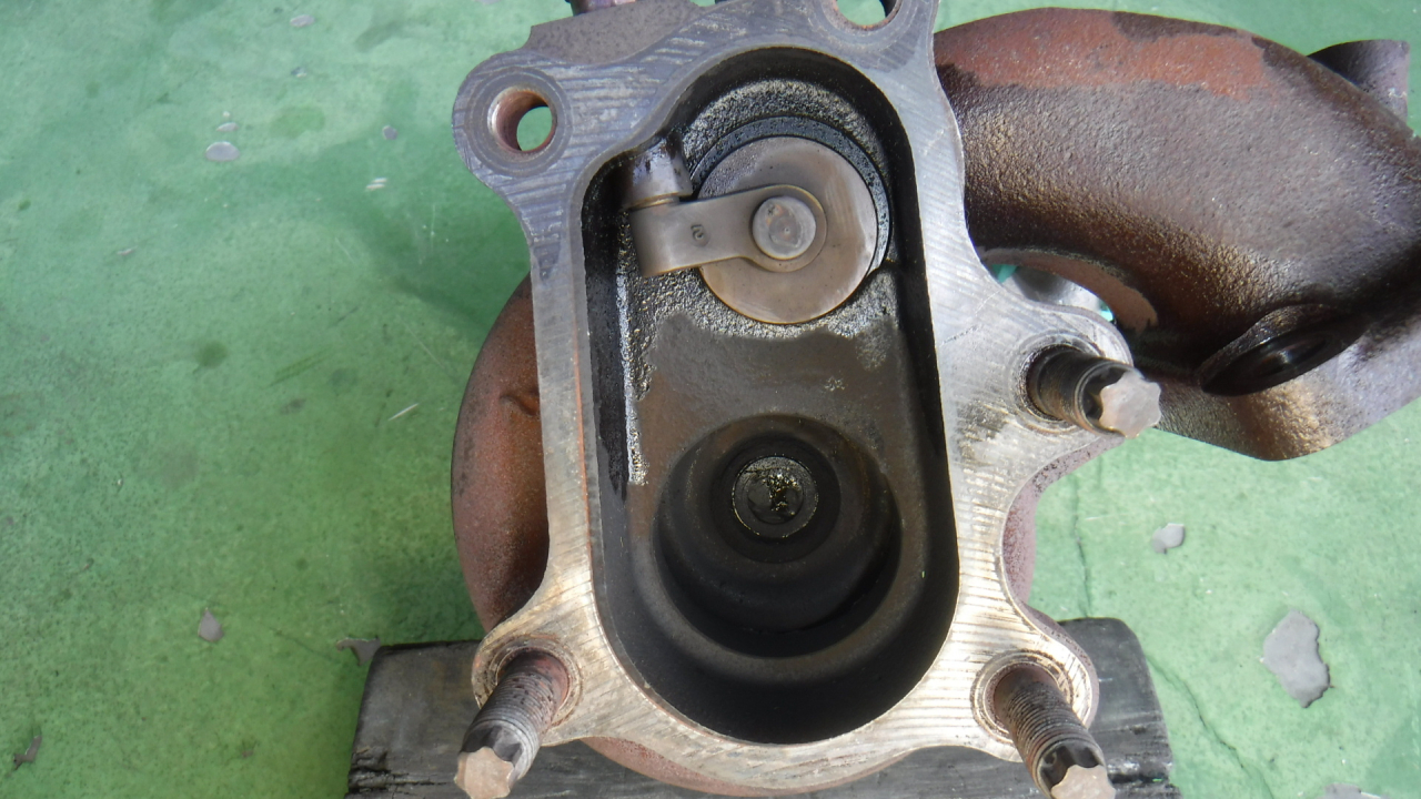 昨日の続き　33シーマ　タービン交換