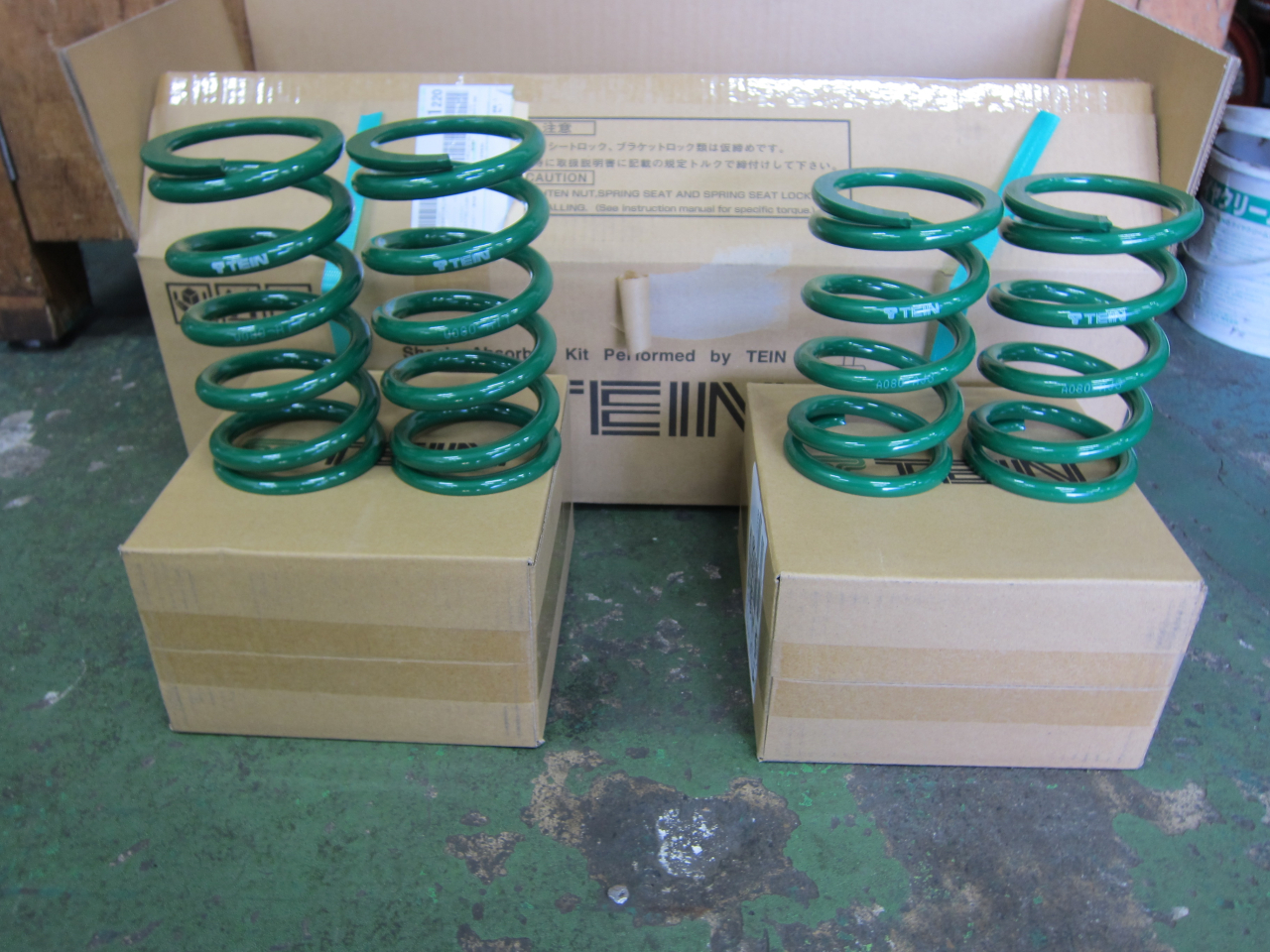 86(ZN6) 　車高調バネ交換！