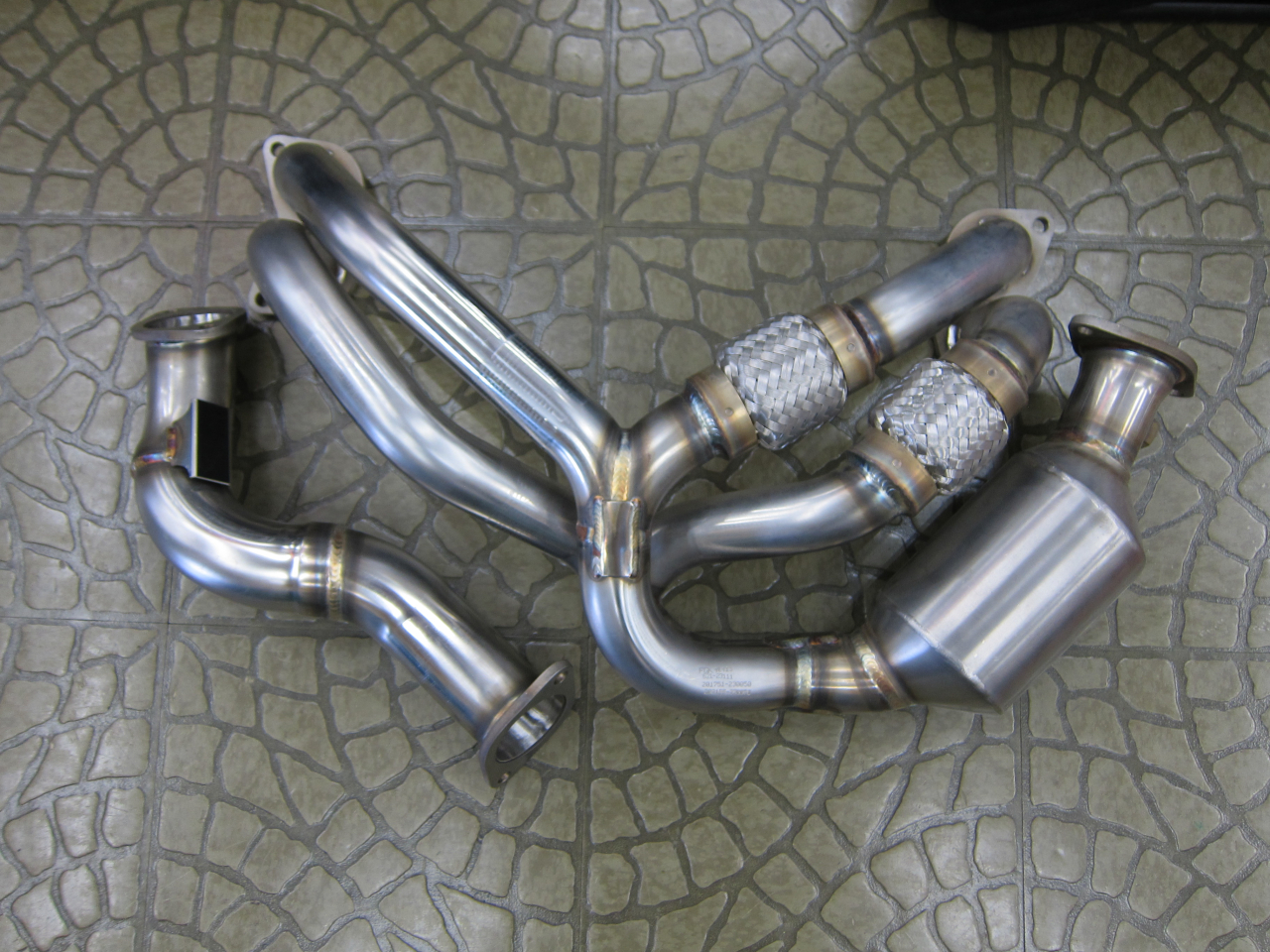 86(ZN6)　エキマニ交換！